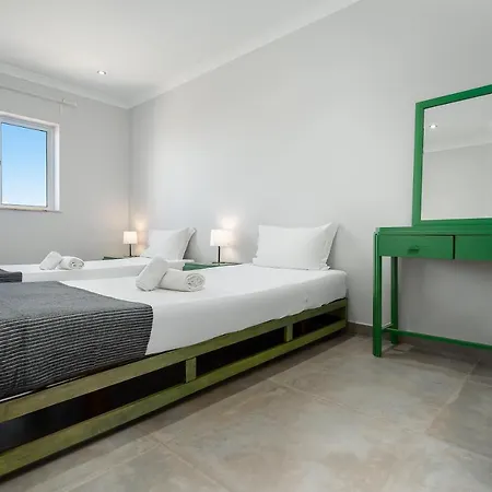 Da Rocha Bliss W/ Balcony - 5min Walk To The - By Lovelystay Apartamento Portimão