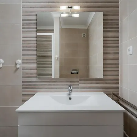 Apartamento Da Rocha Bliss W/ Balcony - 5min Walk To The - By Lovelystay